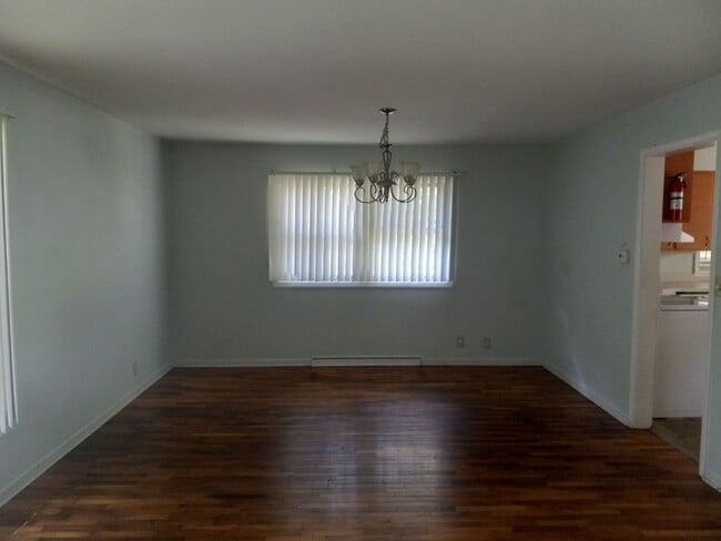 Building Photo - Three Bed, One Bath Brick Ranch in Benton ...
