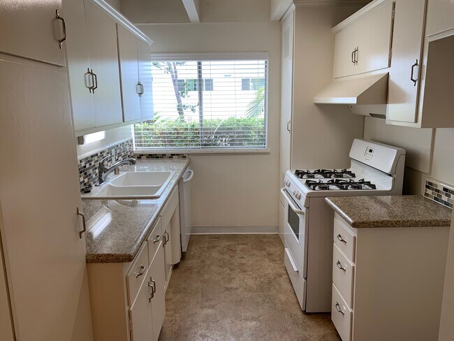 Building Photo - 3216 Cheviot Vista Pl