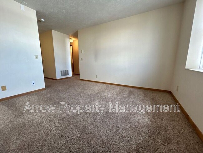 Foto del edificio - 208 E 5th St