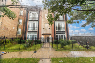 Building Photo - 6225 S Kenwood Ave