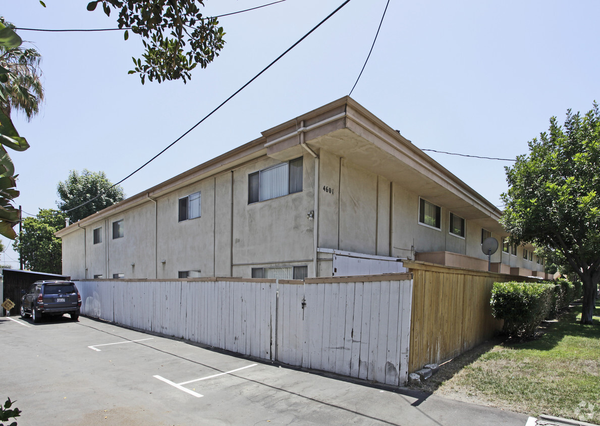 Building Photo - WindSong Apartments