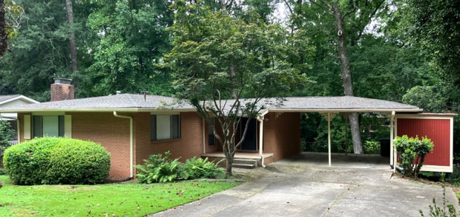Building Photo - 1638 Delia Dr