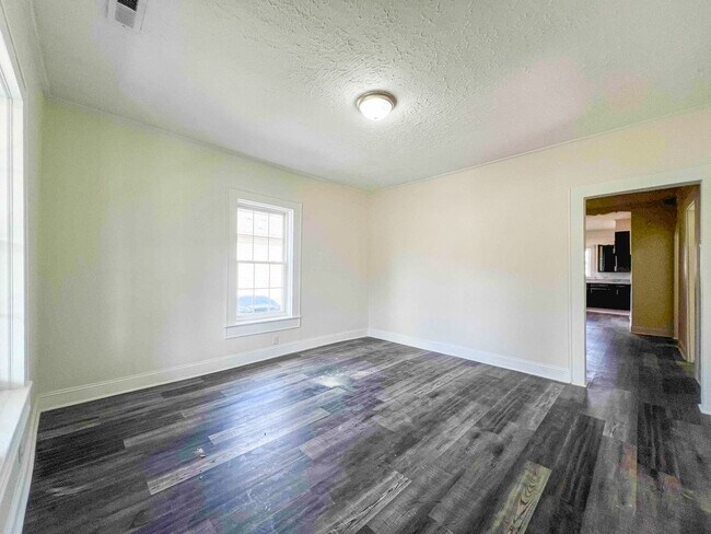 Foto del edificio - Historical Greer Home - Fully Renovated!