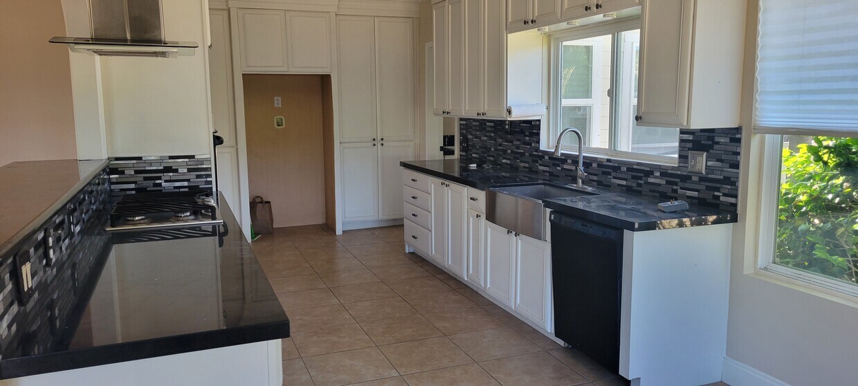 Foto principal - 2438 Gum Tree Ln
