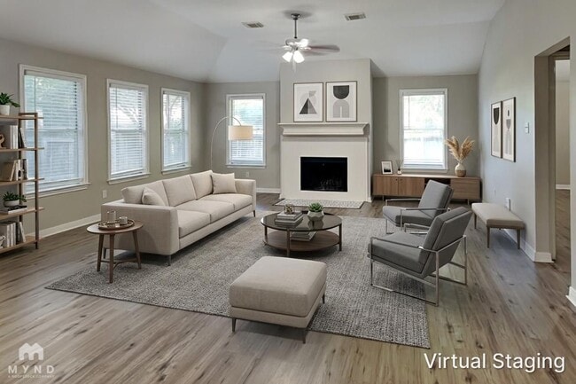 Building Photo - 598 Orangewood Dr