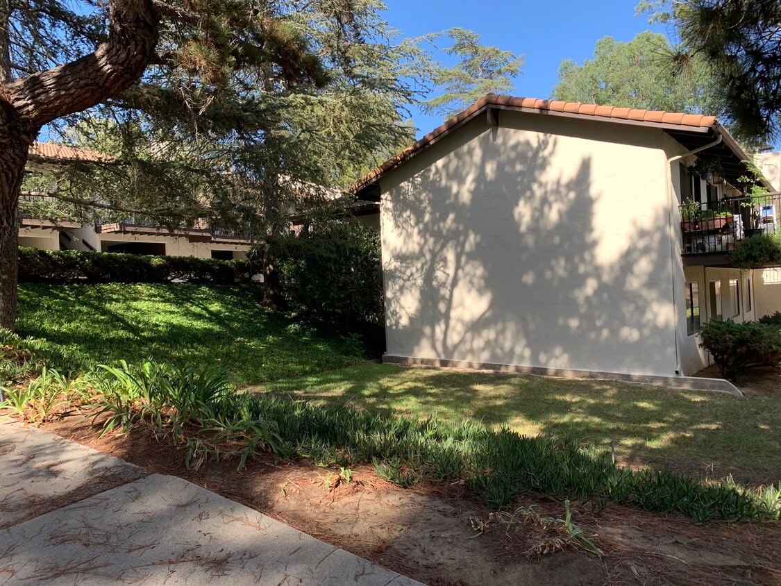 860 Highland Dr Unit 1, Santa Barbara, CA 93109 Condo for Rent in