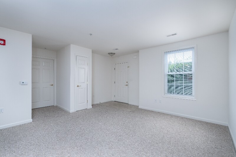 Primary Photo - 305 College Manor Ave