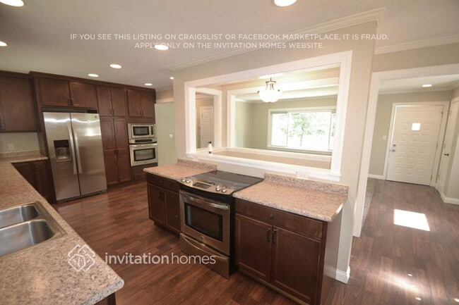 Foto del edificio - 5849 Quail Ave N