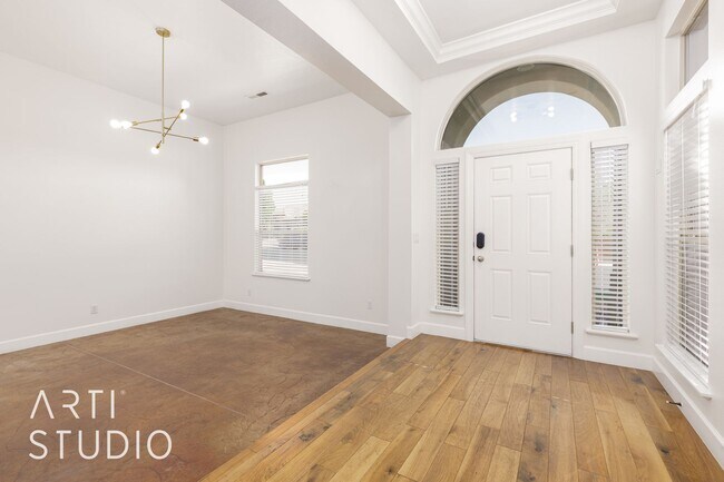 Foto del edificio - 4 Bedroom. 2/5 Bathroom Home in Meadow Val...