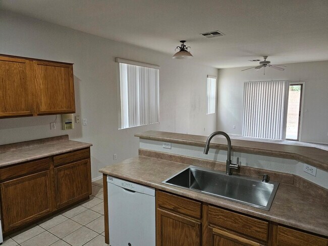 Foto del edificio - 12247 W Grant St