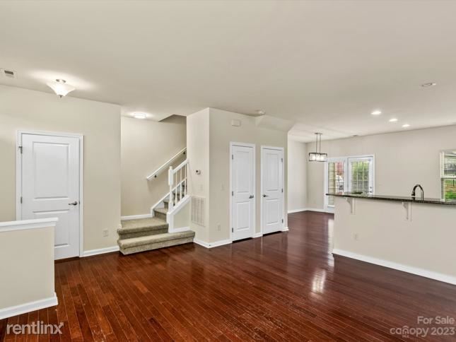 Building Photo - 3 br, 2 bath House - 3315 R Major Samuals Way