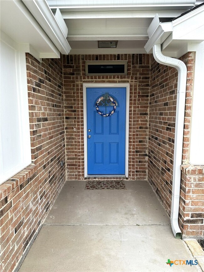 Foto del edificio - 5202 White Rose Dr