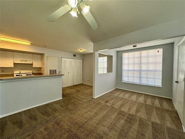 Building Photo - 1610 Columbia Arms Cir