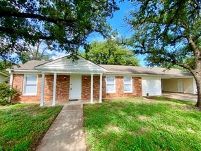 Building Photo - 2802 A