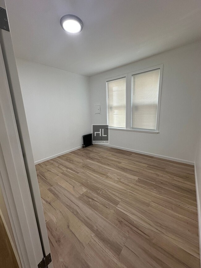 Building Photo - 88 AVENUE