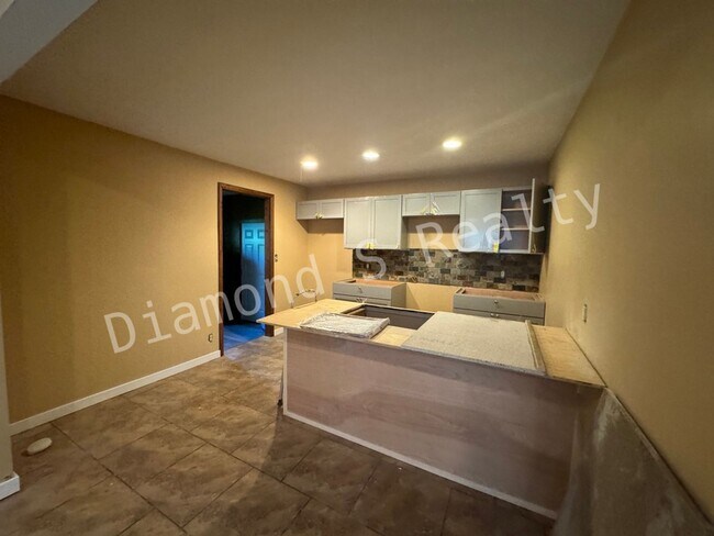 Foto del edificio - Charming and Clean 3 Bedroom Home - Nice/Quiet Neighborhood