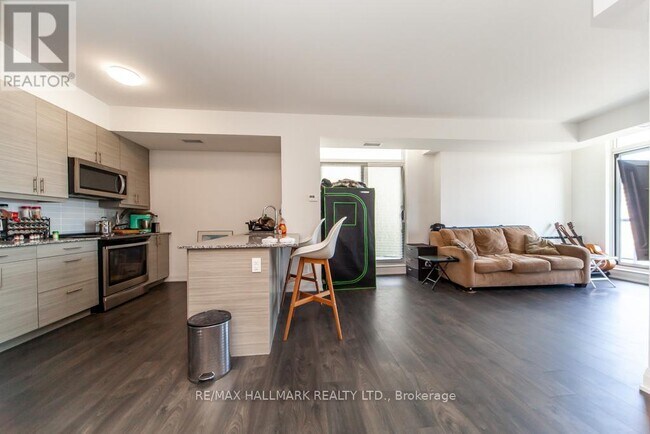 Photo du bâtiment - 3665 Kingston Rd