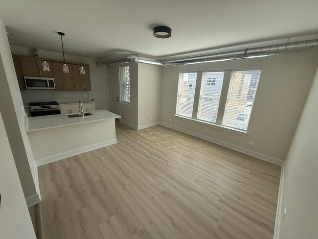Building Photo - 432 S Maple Ave