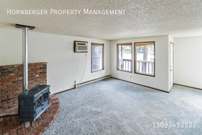 Building Photo - 8705 N Colton St