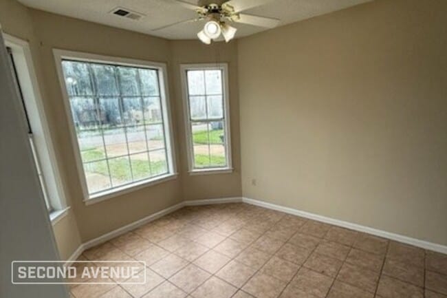 Foto del edificio - 6922 Hillindale Dr