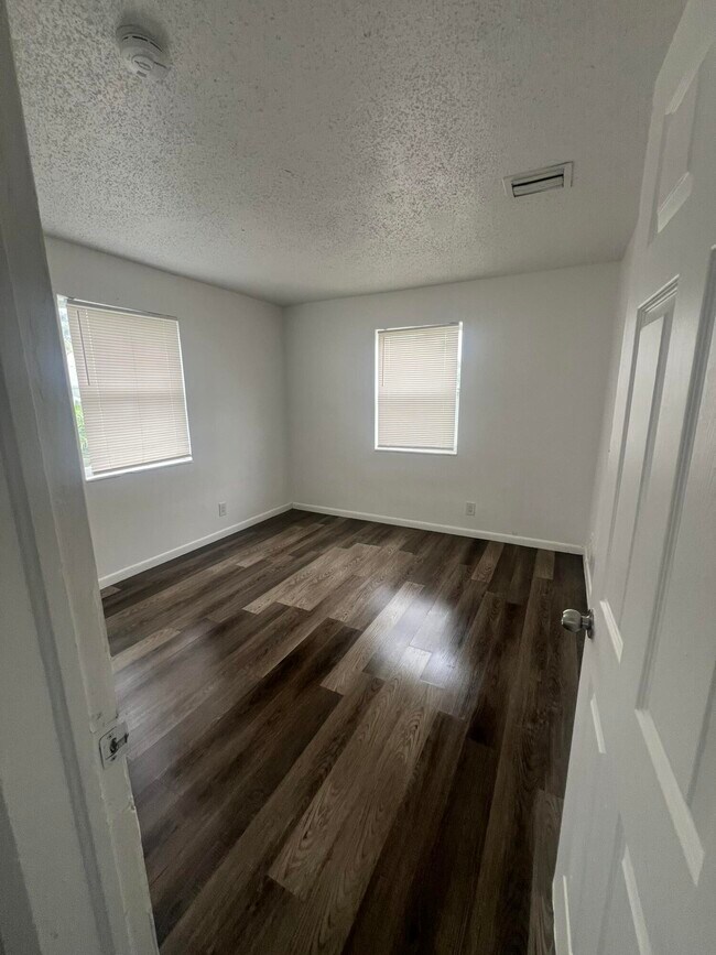 Foto del edificio - 1021 Henrietta Ave