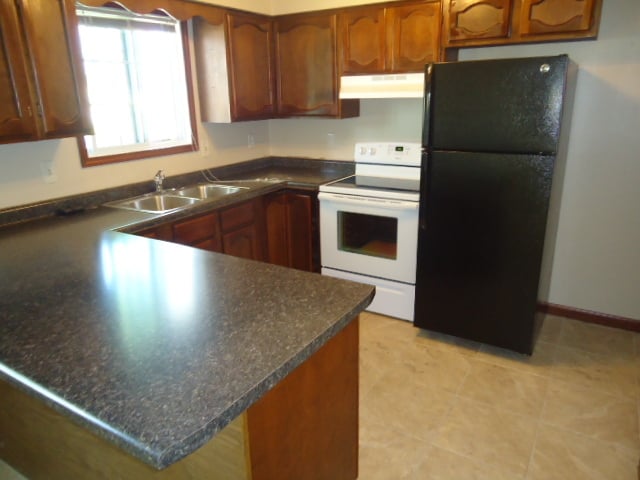 Building Photo - 1523 Viking Ave