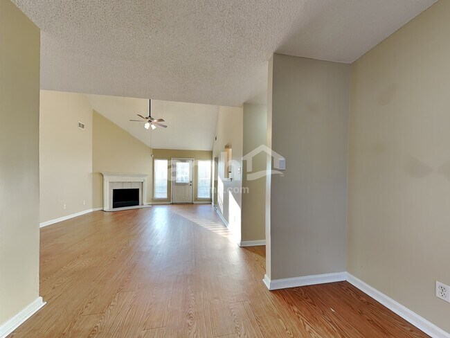 Building Photo - 5 Cassidy Ct