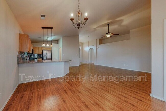 Building Photo - 10420 Calle Hermosa Ct NW