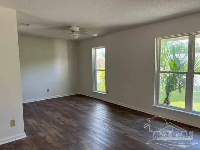 Foto del edificio - 3244 Maplewood Dr