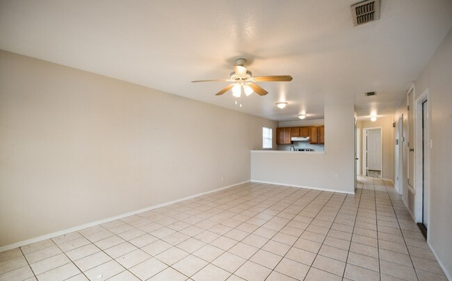 Foto del edificio - 1152 Misty Acres Dr