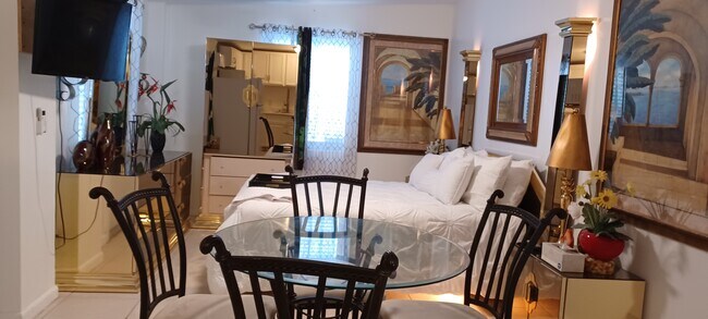 Building Photo - 3113 Alice Dr