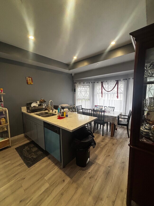 Espacio de cocina (compartido) - 1726 W 22nd St