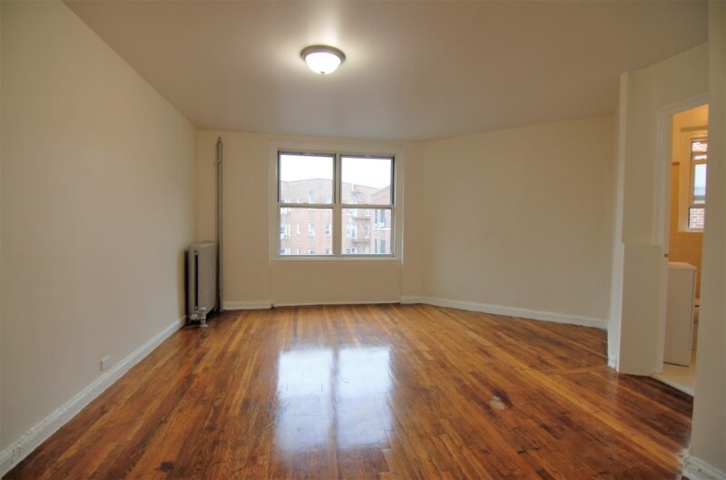 8358 123rd St, KEW GARDENS, NY 11316 Room for Rent in KEW GARDENS, NY