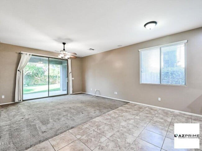 Building Photo - Gorgeous 4 bedroom