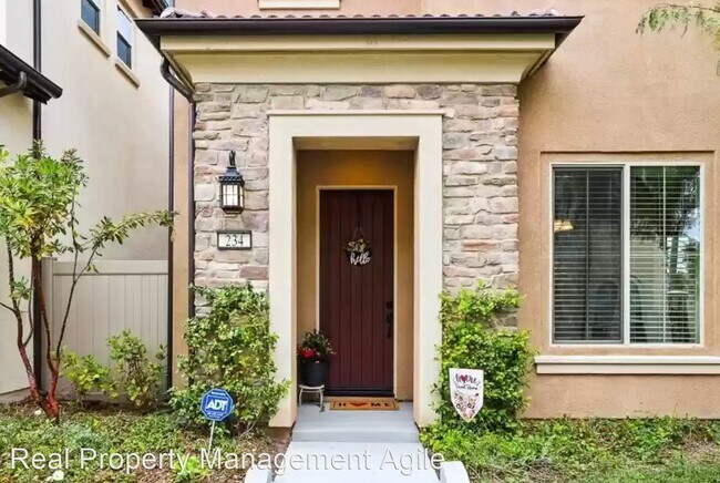 Building Photo - 4 br, 3.5 bath House - 234 Primrose Dr