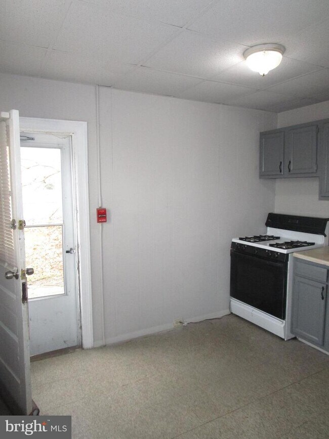 Foto del edificio - 6700-6702 Keystone St