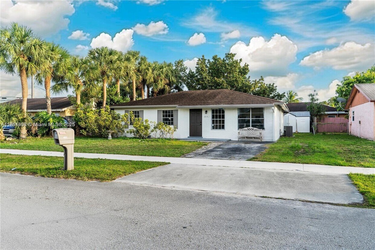 Foto principal - 8110 SW 4th Pl