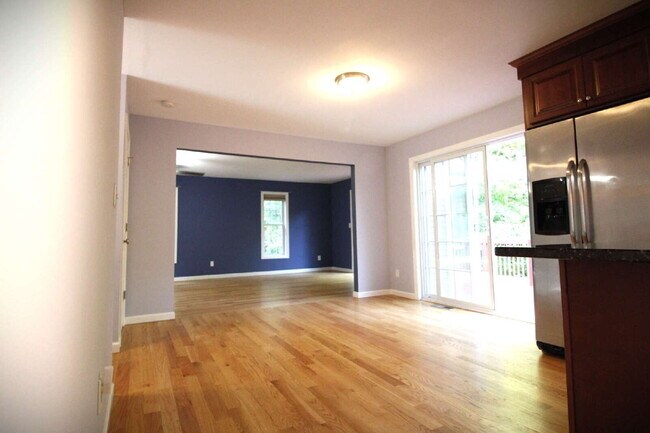 Foto del edificio - Privacy, Space, and Modern Comfort in Salem