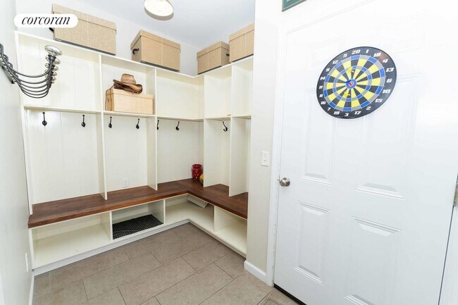 Building Photo - 9 Dayton Ave