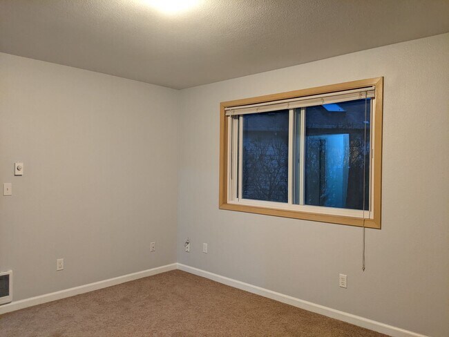 Building Photo - 2 br, 1.5 bath House - 5847 16th Ave S