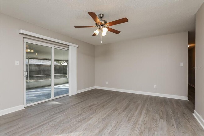 Building Photo - 3074 Riverbrook Dr