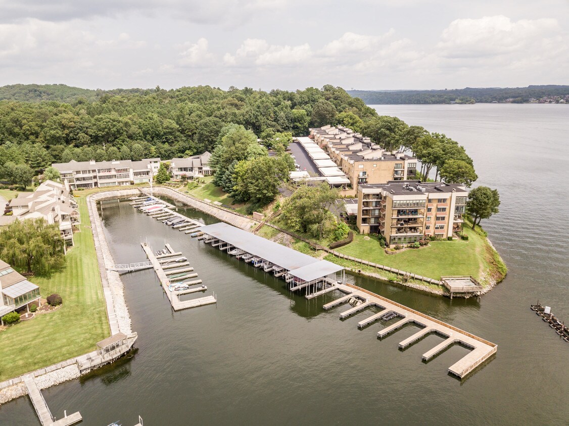 Foto principal - 4346 Lakeshore Ln