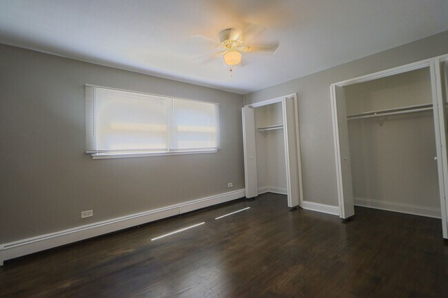 Building Photo - Modern Comfort in South Shore