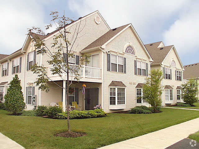 Apartments at Olde Towne photo 4