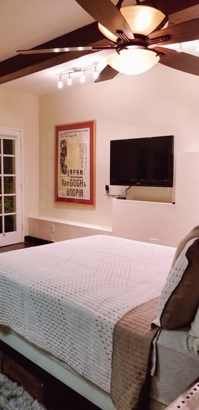 Televisión por cable - 1331 Willow St