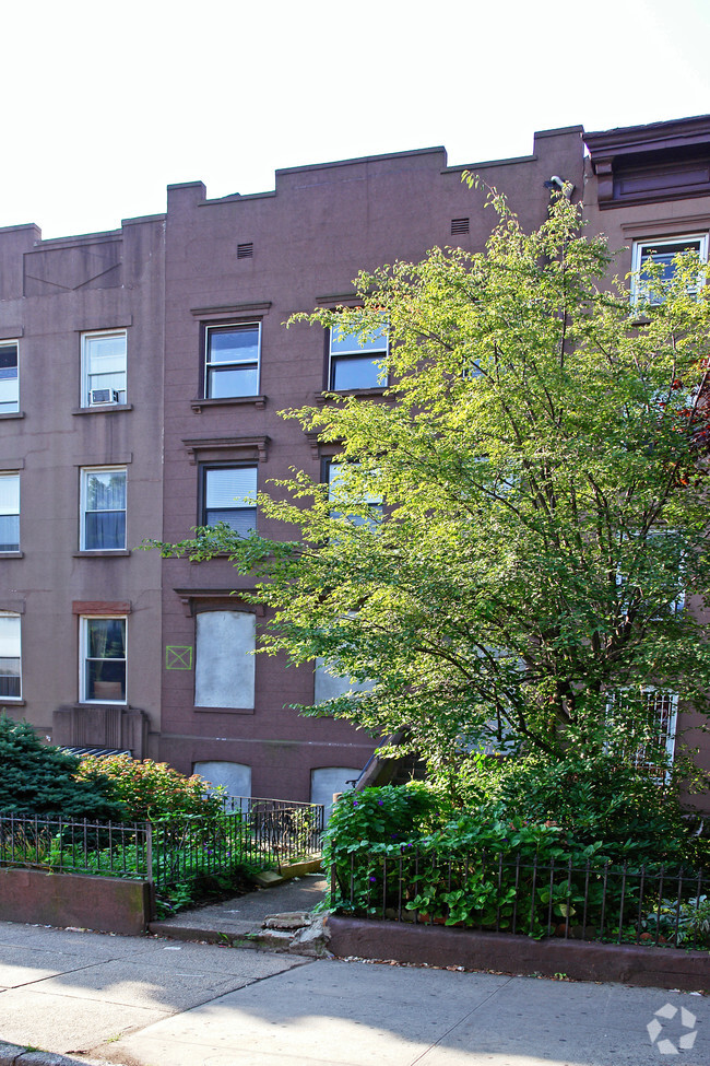 Building Photo - Shell Apartments