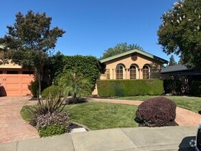 Building Photo - 515 Sitka Ct