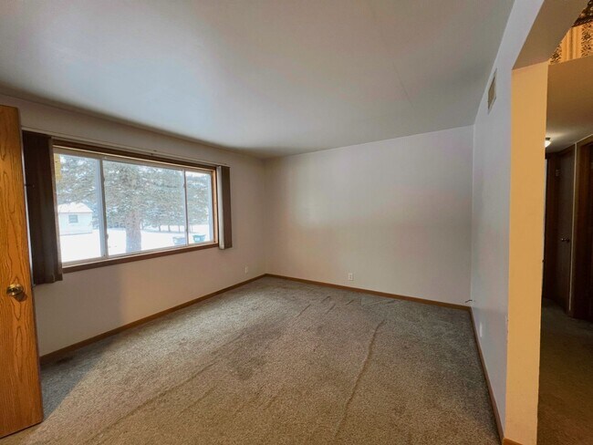 Building Photo - 2310 Radtke Ave