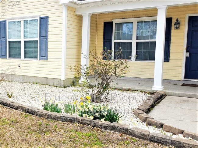 Building Photo - 324 Rose Bud Ln