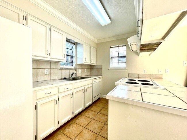 Building Photo - 12748 Brogdon Ln